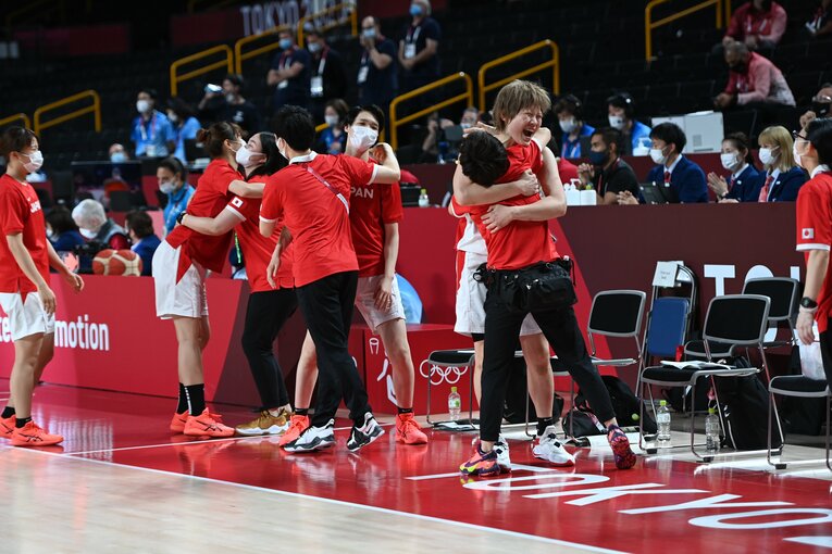 東京五輪準決勝でフランスに勝利し、歓喜する女子代表　©︎Naoya Sanuki/JMPA