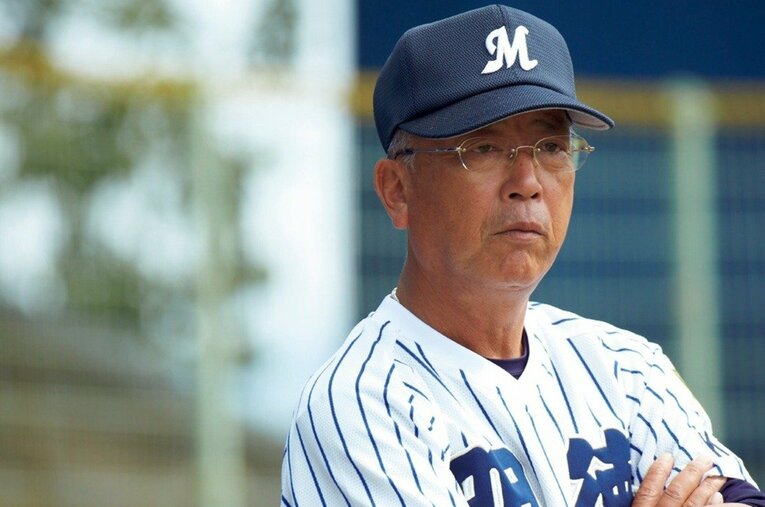 春夏通じて38回の甲子園出場している明徳義塾・馬淵監督。2023年の夏、高校日本代表を率いてU-18W杯の初優勝に導いた ／ photograph by Tadashi Shirasawa