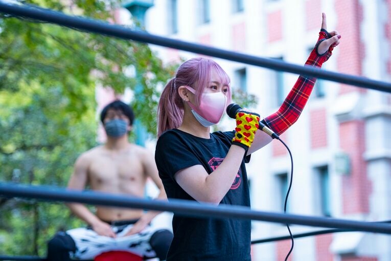 「みんなもっと童貞に誇りを持て！」と得意のマイクパフォーマンスで会場を沸かせる