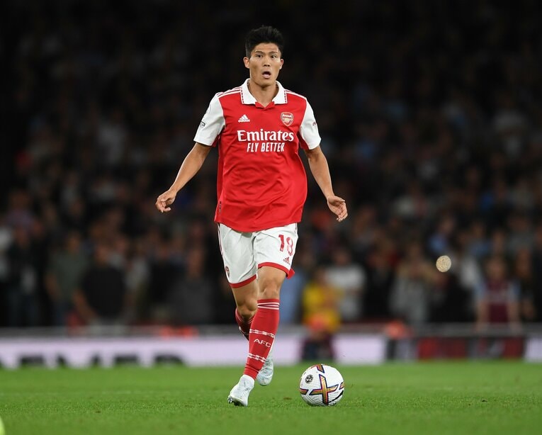 長引いた負傷の影響もあり、アーセナルでのプレー時間は限られている冨安健洋　©Getty Images