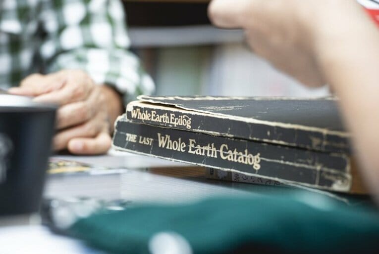 なぜアウトドア企業が本を作るのか。創業者「野外で遊ぶだけではなくて」(2)