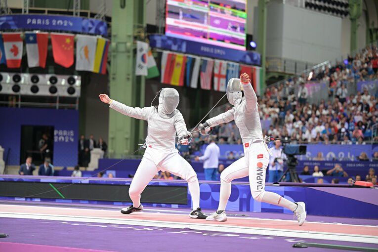 女子サーブル個人3回戦、江村美咲vs.チェ・セビン　©JMPA