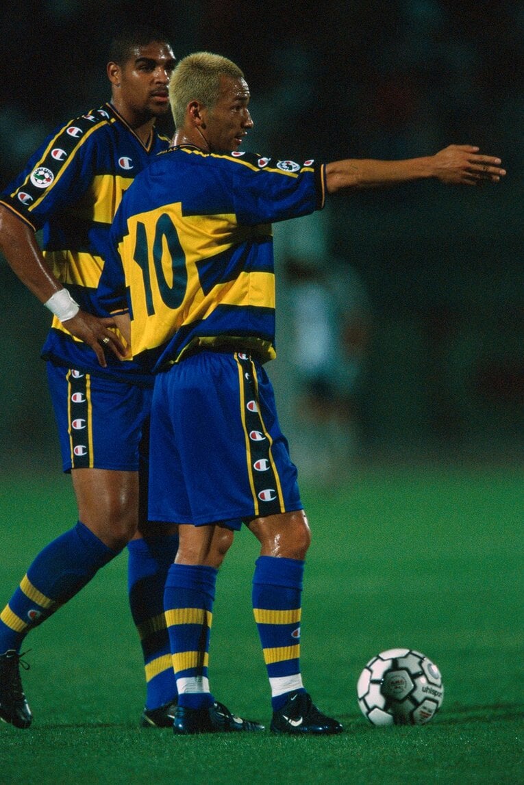 パルマ時代の中田英寿とアドリアーノ　©Kazuaki Nishiyama