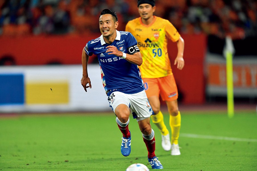 点取り屋を目覚めさせる男。クロッサー水沼宏太の真骨頂。<Number Web> photograph by J.LEAGUE