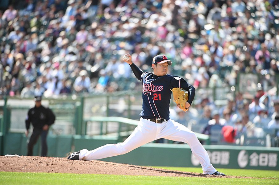 春のフォーム改造がようやく実に?西勇輝、開幕3連敗からの復活劇。<Number Web> photograph by NIKKAN SPORTS