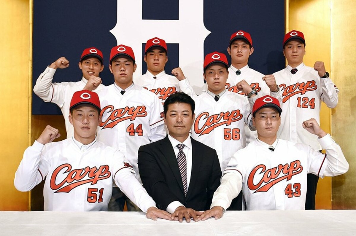 セ リーグの今季注目球団ランキング 広島vs 巨人の構図 阪神の躍進 ドラフト会議 プロ野球 Number Web ナンバー セ リーグの今季注目球団ランキング 広島vs 巨人の構図 阪神の躍進 ドラフト会議 プロ野球 Number Web ナンバー