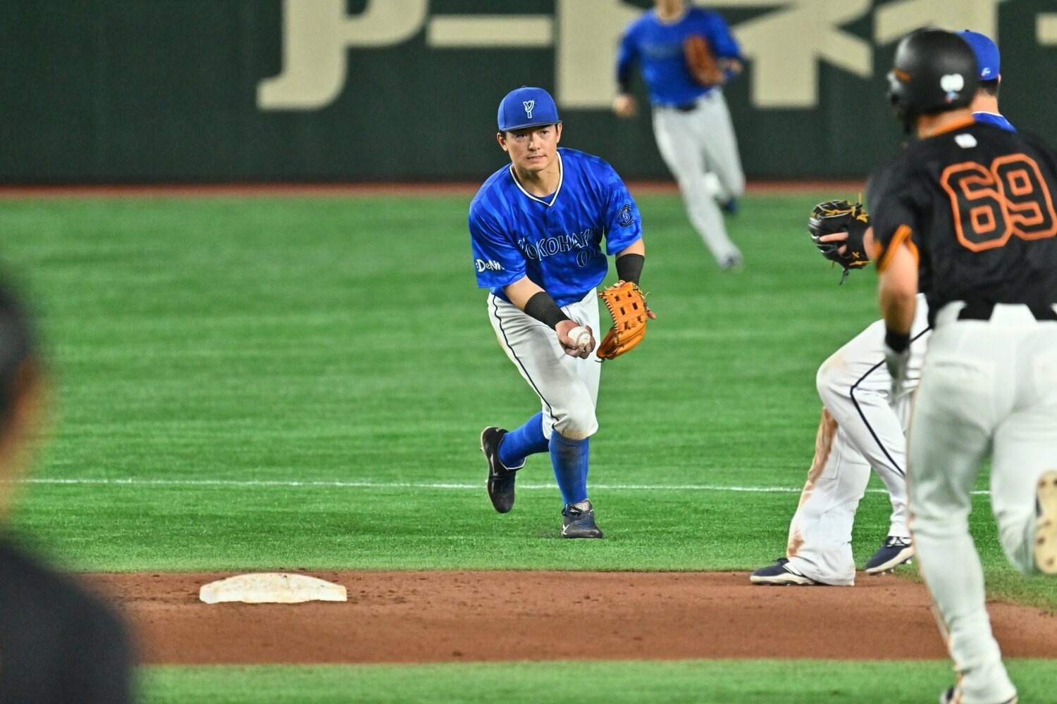 プロ入り後ショートを主戦場としてきたが、牧の離脱を補ってセカンドを守ることも増えている　©Hideki Sugiyama