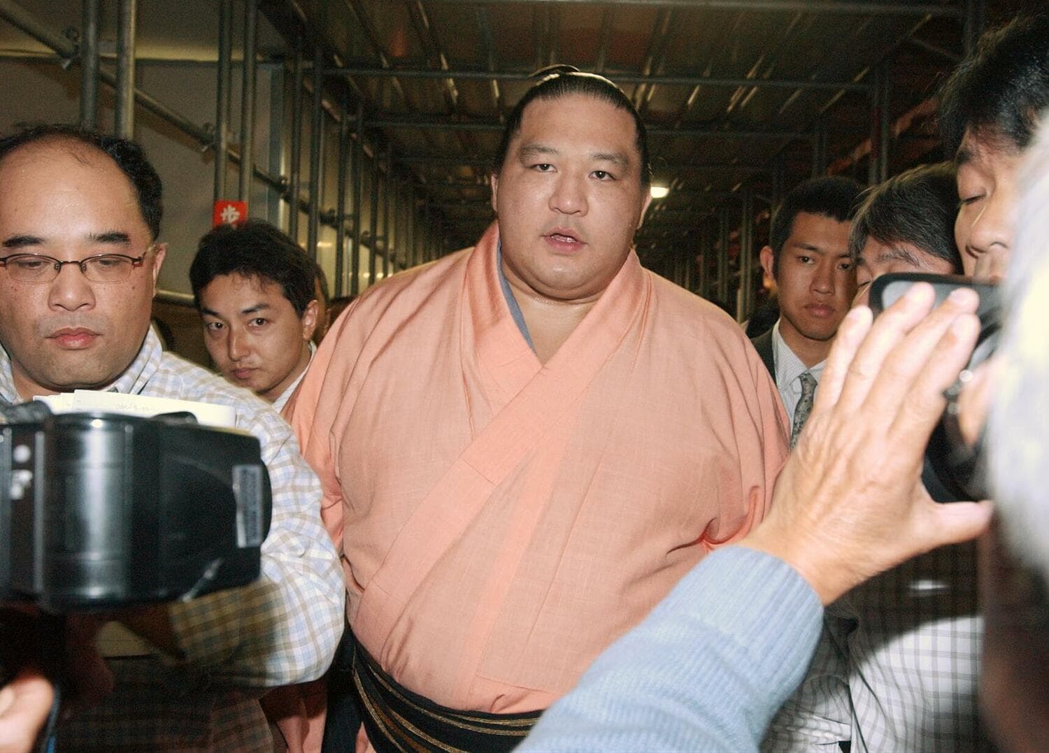 綱取りの場所となった2004年の九州場所。千秋楽で朝青龍を破るなど12勝を挙げたが、横綱昇進は見送られた　©JIJI PRESS
