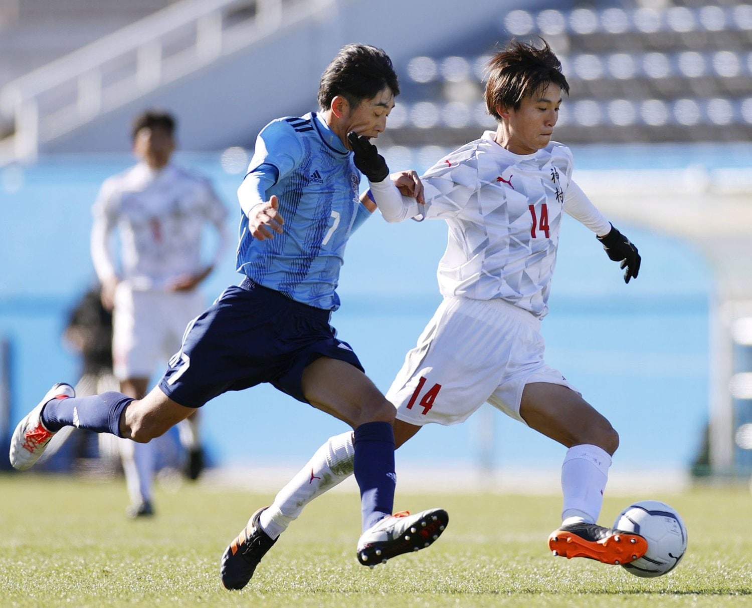 大迫は1年生ながらエース番号「14」を背負ったが、自身が満足するプレーを見せられなかった　©︎KYODO