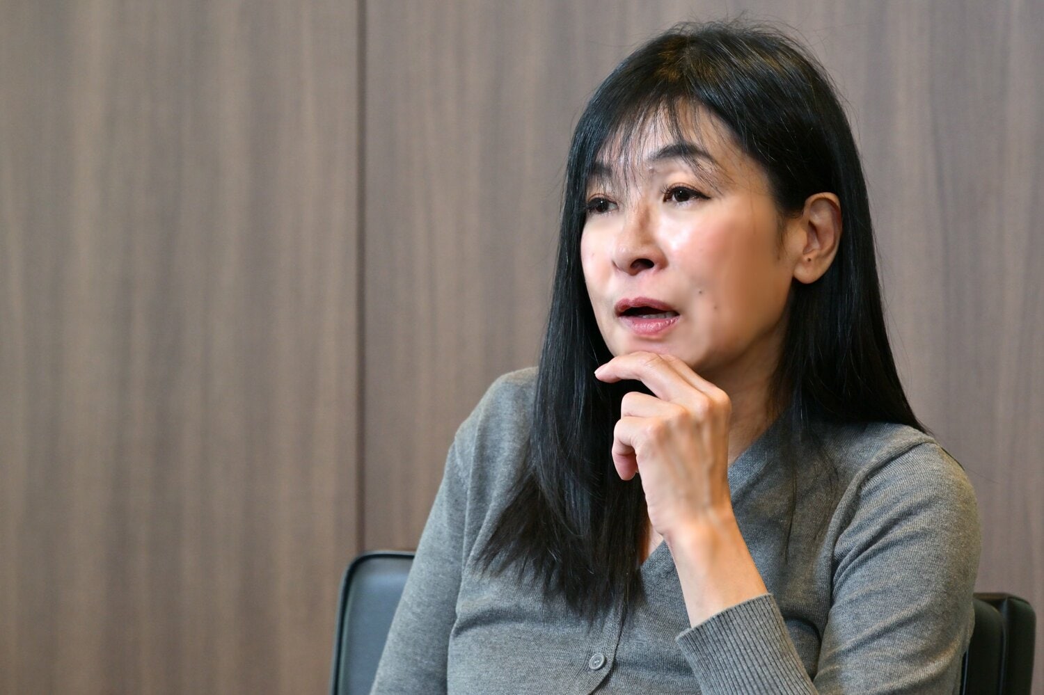 インタビューに答える現在の豊田真奈美さん　©Hideki Sugiyama