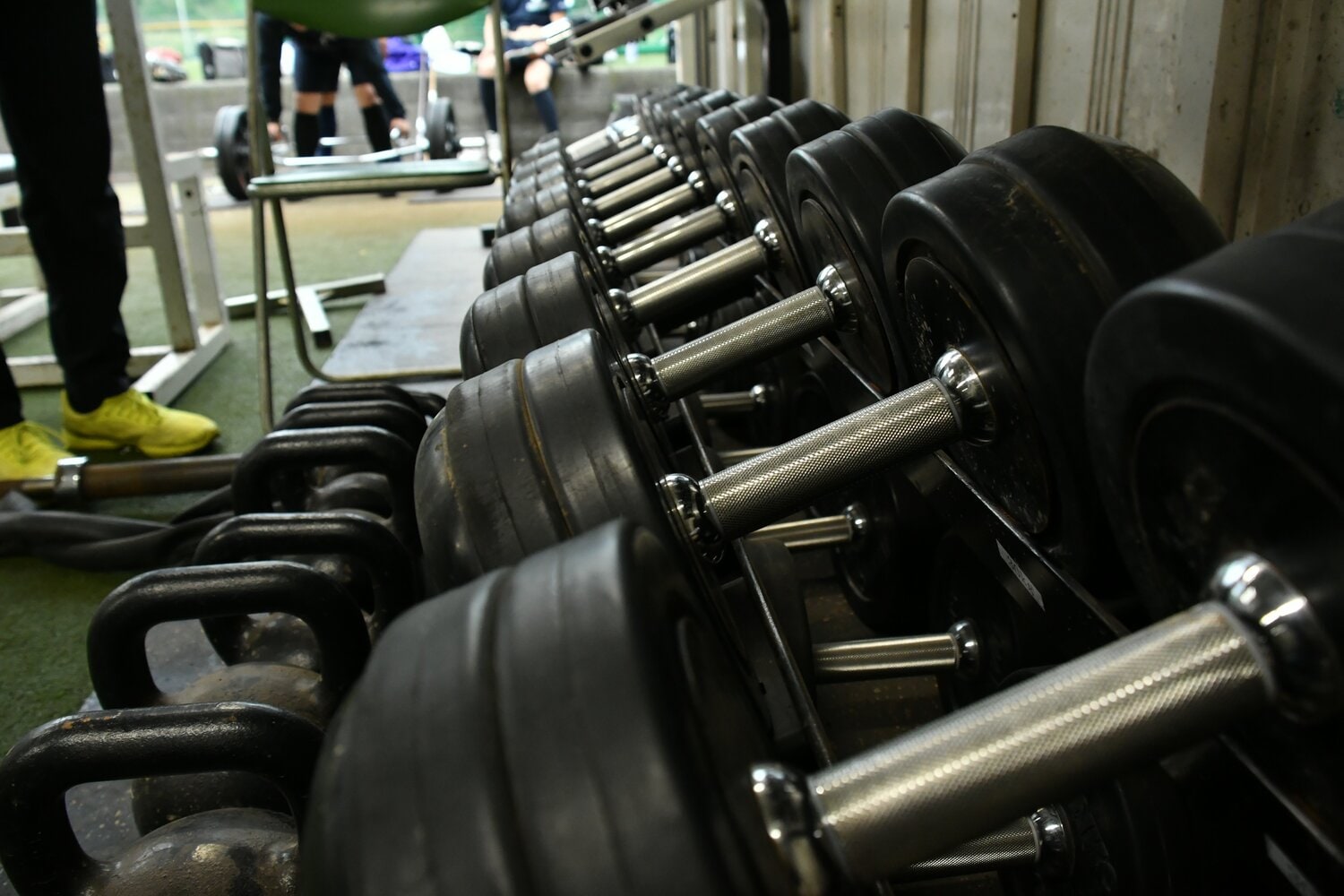 Deportareclubの竹下氏の寄付もあり、ウエイト器具もそろった　©Zen Suzuki 