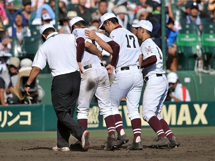 エースの酷使、サイン伝達騒動……。熱戦に沸いた甲子園の“影”を考える。<Number Web> photograph by Hideki Sugiyama