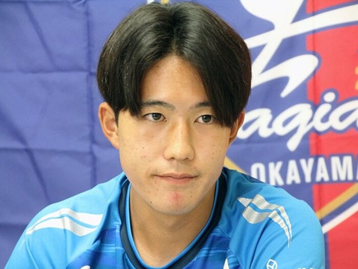 「お先真っ暗とは…」日本代表“ロス五輪世代の10番”佐藤龍之介が高2でプロ→挫折で得た武器とは「得点王もMVPも。勝利につながるなら」＜Number Web＞ photograph by NumberWeb