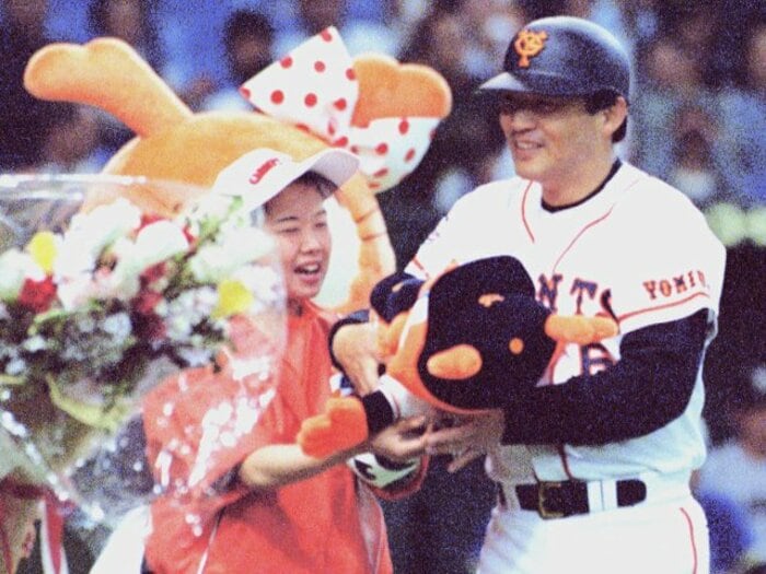 巨人OBが落合博満批判「41歳の落合に居場所ない」「4億円の代打」“33億円補強”巨人がまさかの最下位転落…そして落合の“名球会拒否”事件が起きた＜Number Web＞ photograph by KYODO