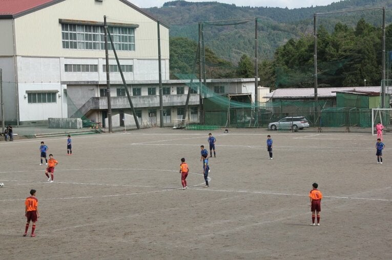 高校サッカー、8人で11人に勝った“奇跡のチーム”「ってか、フォーメーションどうすんの？」(3)