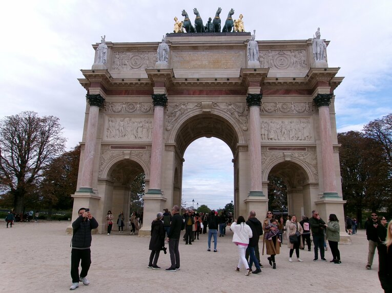 10月、チュイルリー公園。聖火台はなくなっている　©Yuji Hirooka
