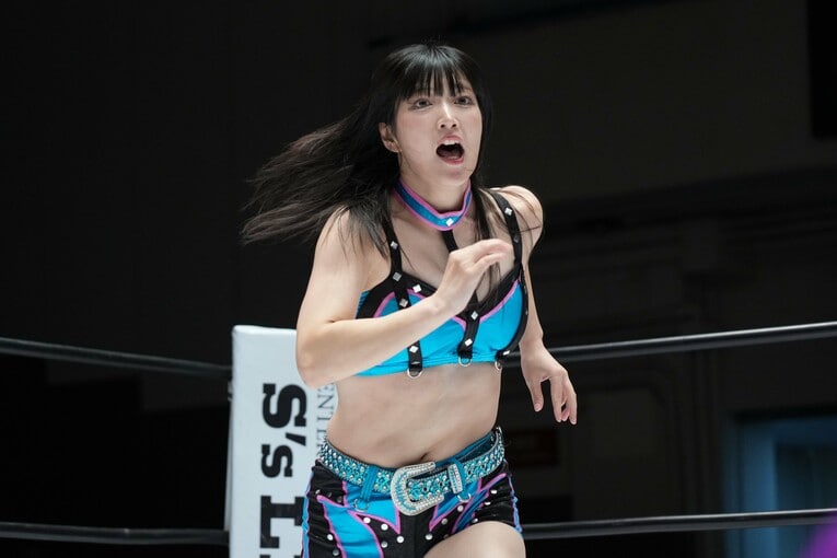 走るさくらあや　©Essei Hara