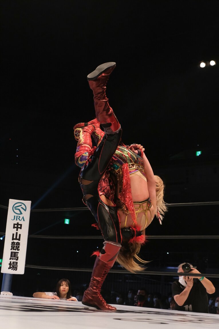 タイトルマッチは“朱里との作品”だった…新王者・ジュリアはスターダムをどう“引っかき回す”のか？ 異例のアピール「全員覚悟しとけよ！」(54)