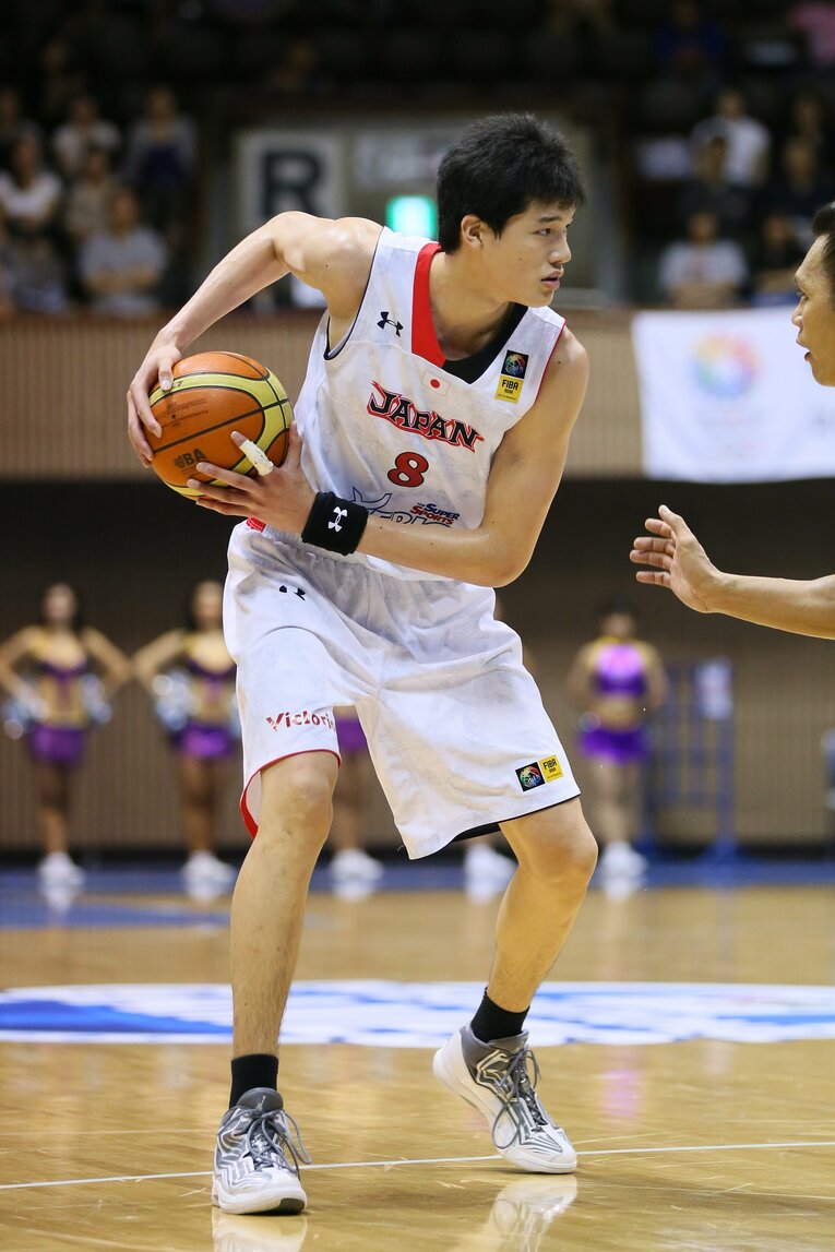 今から11年前、19歳の渡邊雄太。今と比べるとフィジカルの細さが目に付く　©︎AFLO