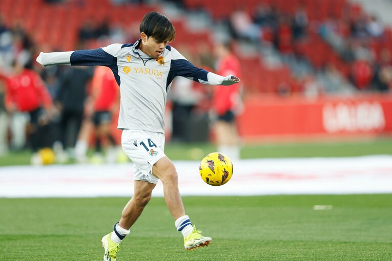 MVP久保建英は喜ばず古巣サポに謝った「愛情と敬意を感じてます」…現地カメラマンが捉えた「ゴール以上に特筆したい」“その後の光景”(3)