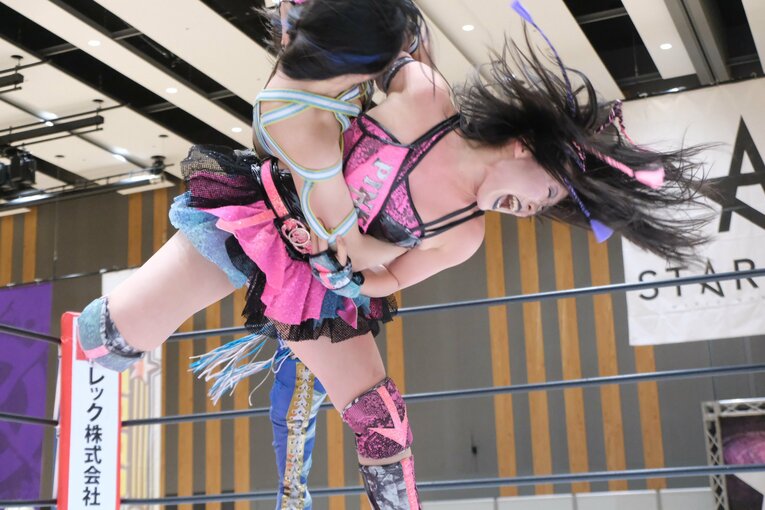 学級委員長も務めた「高校生レスラー」 吏南（17歳）がタイトル戦で見せた“肩書き以上の可能性”…来春の卒業後はプロレス専念へ(29)