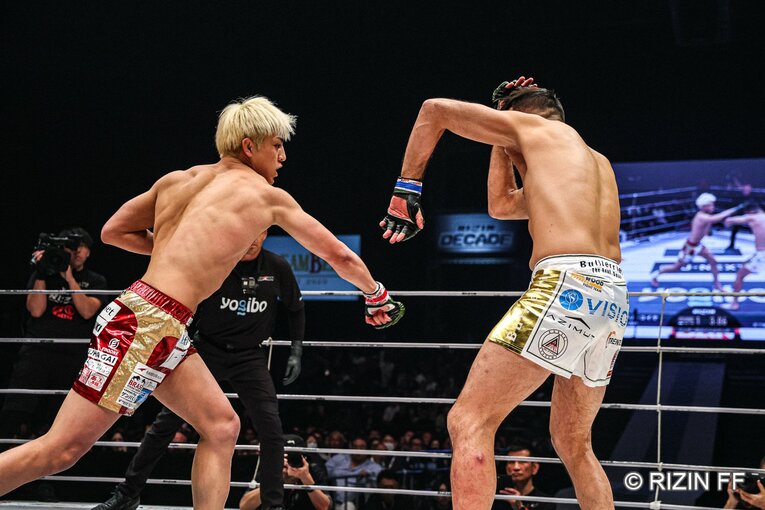 鈴木千裕vs.クレベル・コイケ　©RIZIN FF