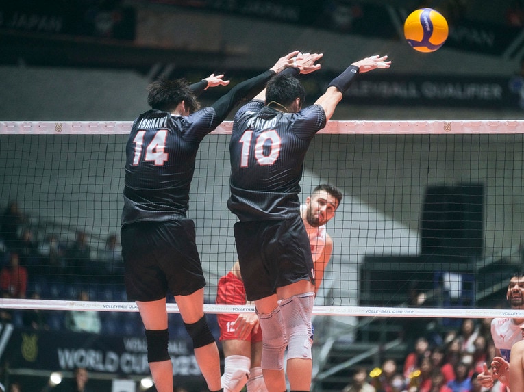 石川祐希、高橋健太郎（パリ五輪予選トルコ戦）©︎Yuki Suenaga