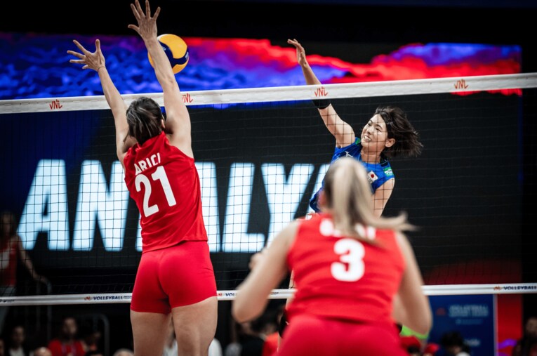 古賀紗理那（VNLトルコ戦）　©Volleyball World