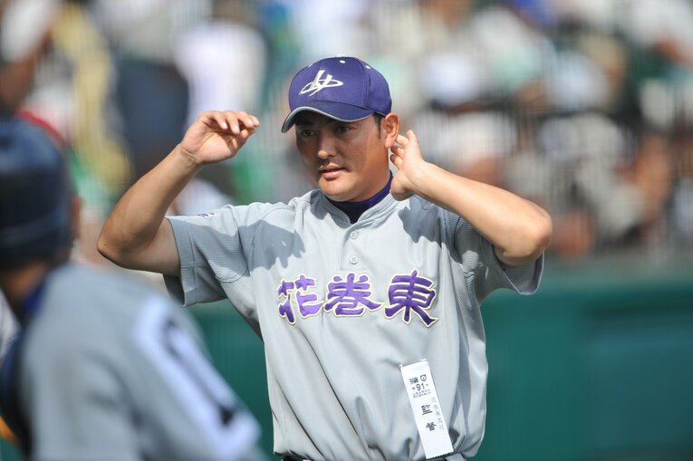 花巻東高の佐々木洋監督。同校野球部は菊池雄星、大谷翔平、2人のメジャーリーガーを輩出している　©BUNGEISHUNJU