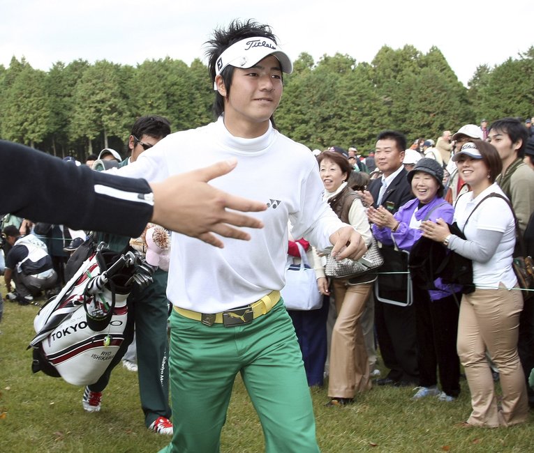 時の人となった石川遼の出現に、毎週のように多くのギャラリーがトーナメントに足を運んだ（2007年）©︎Getty Images