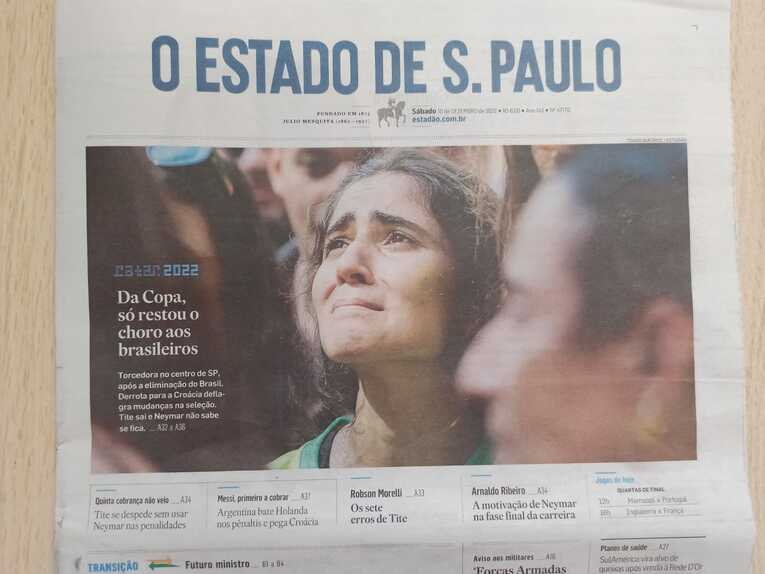 「サンパウロのパブリック・ビューイングで敗退を嘆くブラジル人ファン」（日刊紙フォーリャ・デ・サンパウロ）©Hiroaki Sawada