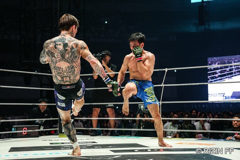 『超RIZIN.5』平本蓮vs.カルシャガ・ダウトベック　©RIZIN FF