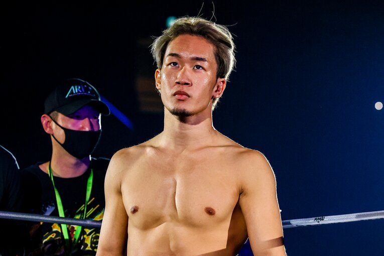2021年大晦日の『RIZIN.33』。金髪に染めて斎藤裕とのリベンジマッチに臨んだ　©RIZIN FF Susumu Nagao