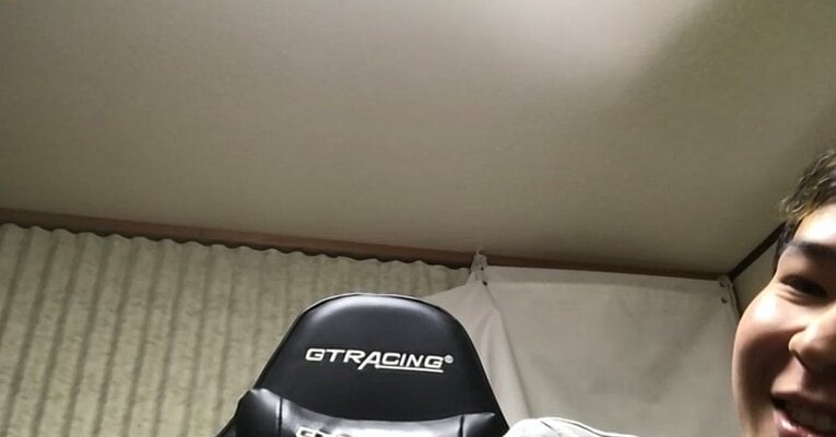 騒動の発端となったゲーミングチェアを現在も使用