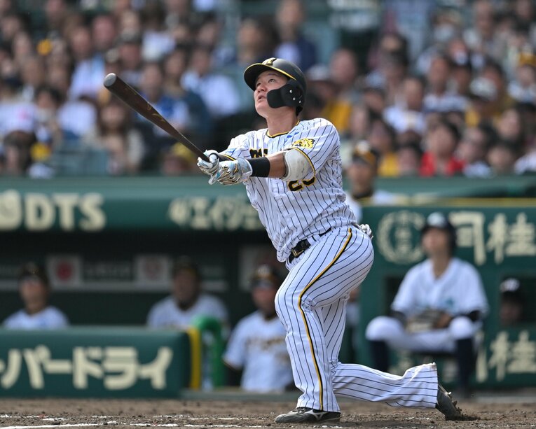 日本ハムからトレードで昨季加入した渡邉。ストレートに強く「直球破壊王子」の異名をとる　©JIJI PRESS