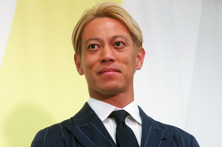 本田圭佑は今回のワールドカップ中継で、地上波放送の解説を担当する ／ photograph by NumberWeb