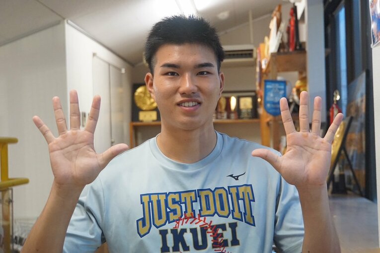 ドラフト前日にインタビューに応じた山口廉王　©Kei Nakamura