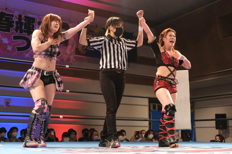 「女優vs交通情報のお姉さん」に18歳同士“意地の張り合い”対決も… 若手勢ぞろいの興行“ピースパ”に見る女子プロレスの未来(41)