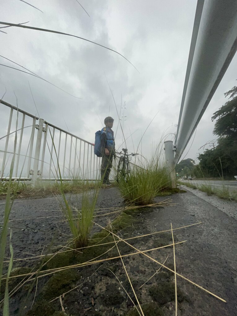 日没とともに峠越えに挑む（小野田治矢さん提供）