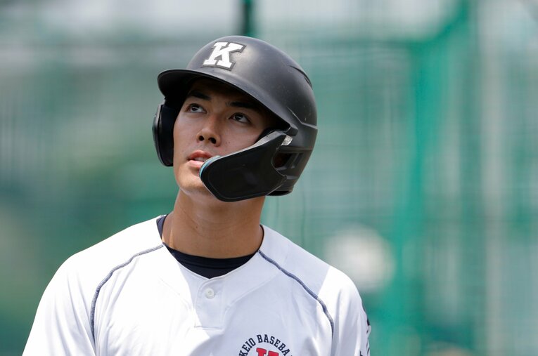 中継番組でも長尺を割いて紹介ビデオが流れたが、最後まで名前が呼ばれることはなかった慶大・清原正吾　©Shigeki Yamamoto