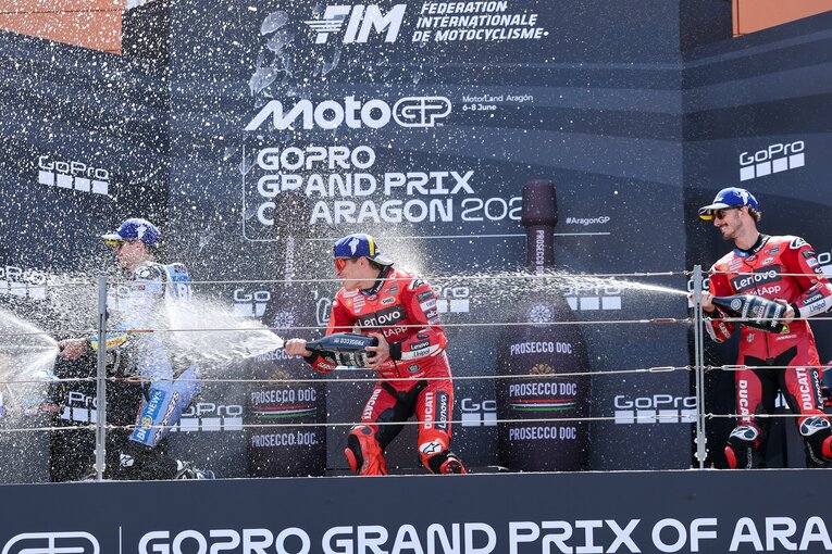 ドカティ勢によるシャンパンファイト　©︎Satoshi Endo