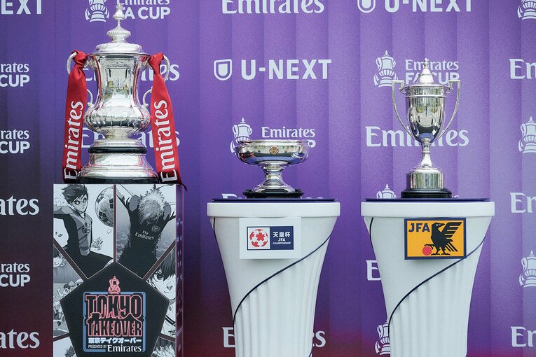 左から「FAカップ」「天皇杯」「FAシルバーカップ」　©Yuki Suenaga