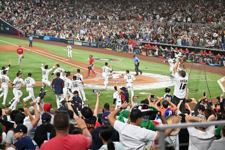 WBC準決勝メキシコ戦、周東のサヨナラホームイン（1／5枚）　©Naoya Sanuki