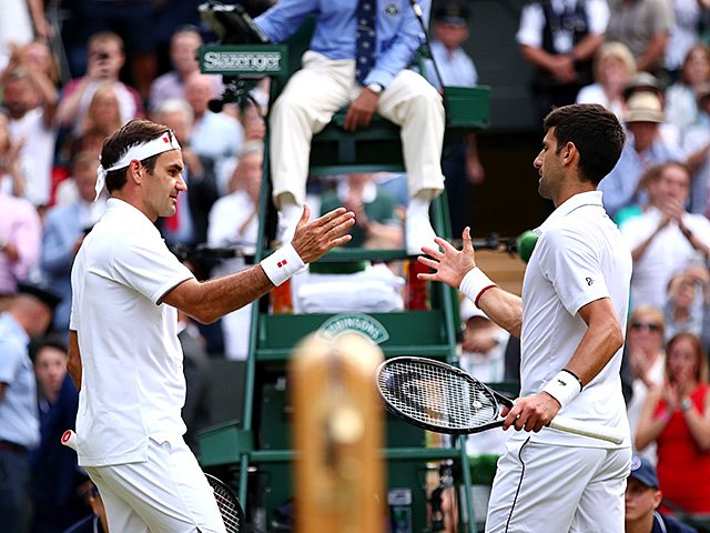 優勝したジョコすら羨むテニス人生。37歳のフェデラーは走り続ける。<Number Web> photograph by Getty Images