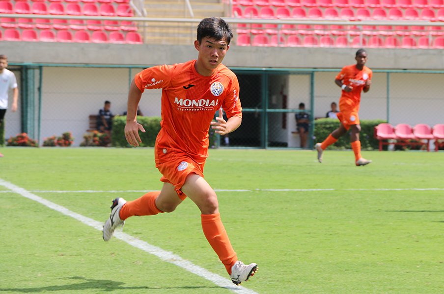 “元U-14日本代表”甲斐翔大18歳がブラジルでプロに! 「1年で体重が6kg増えました」“日本式練習との違い”とは?<Number Web> photograph by FC Ska Brasil