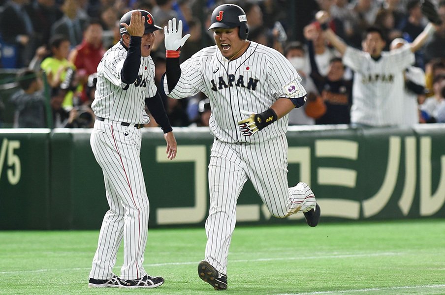 日韓戦に激勝、稲葉ジャパン初陣。山川穂高の打撃を内川聖一が絶賛。<Number Web> photograph by AFLO