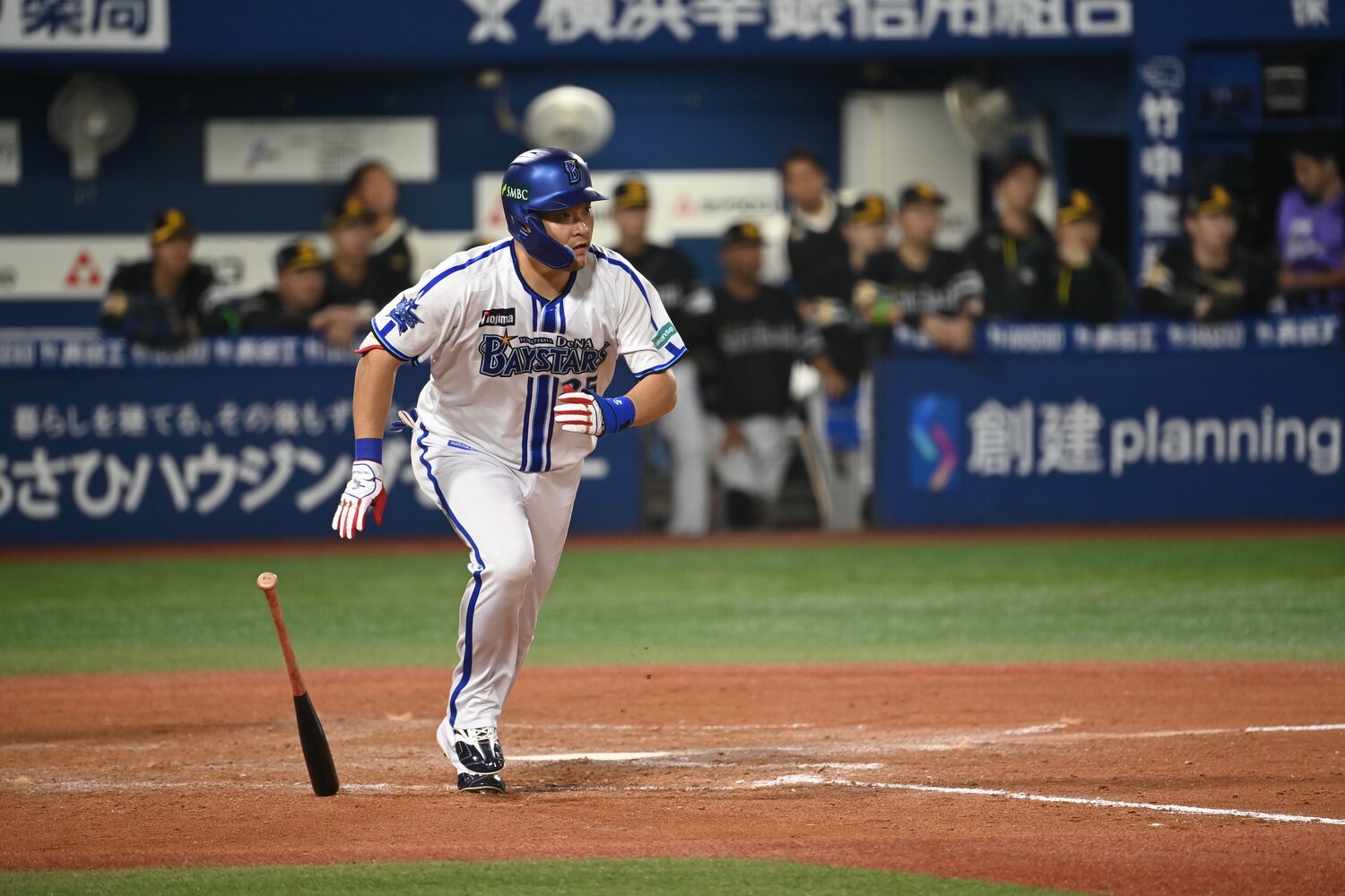 9回裏、代打でライト前ヒットを放ったDeNA筒香嘉智　©︎Naoya Sanuki