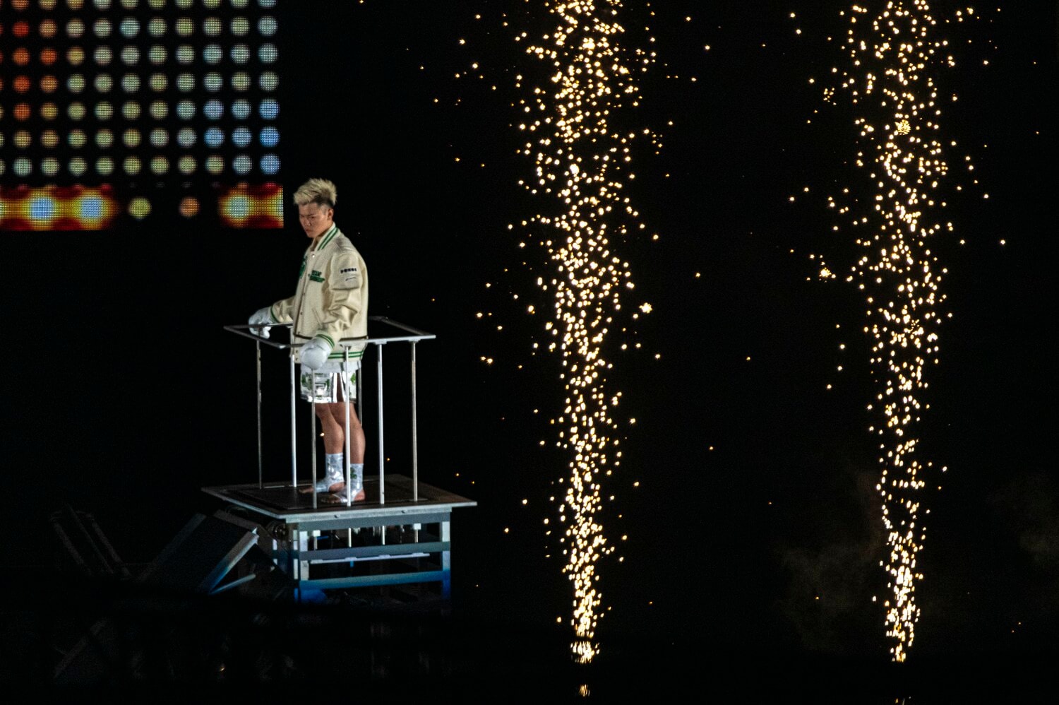 2022年6月19日、東京ドームで行われた武尊との大一番。ゴンドラに乗って入場する那須川天心　©Takuya Sugiyama