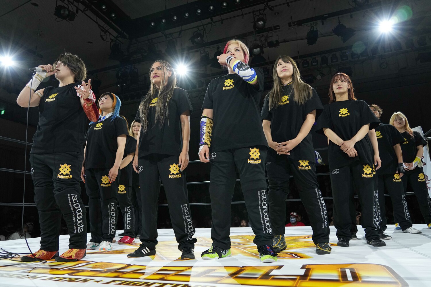 旗揚げ戦のオープニング・セレモニーの様子 ©Essei Hara