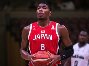 「Bリーグの選手ではなかなかできない」ヘッドコーチも脱帽…バスケW杯最終予選で八村塁が大活躍 現地取材記者の印象に残った「意外なシーン」は?